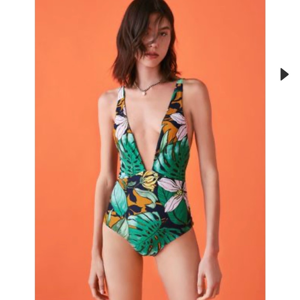 ZARA amazing tropical one-piece swimsuit 🍃